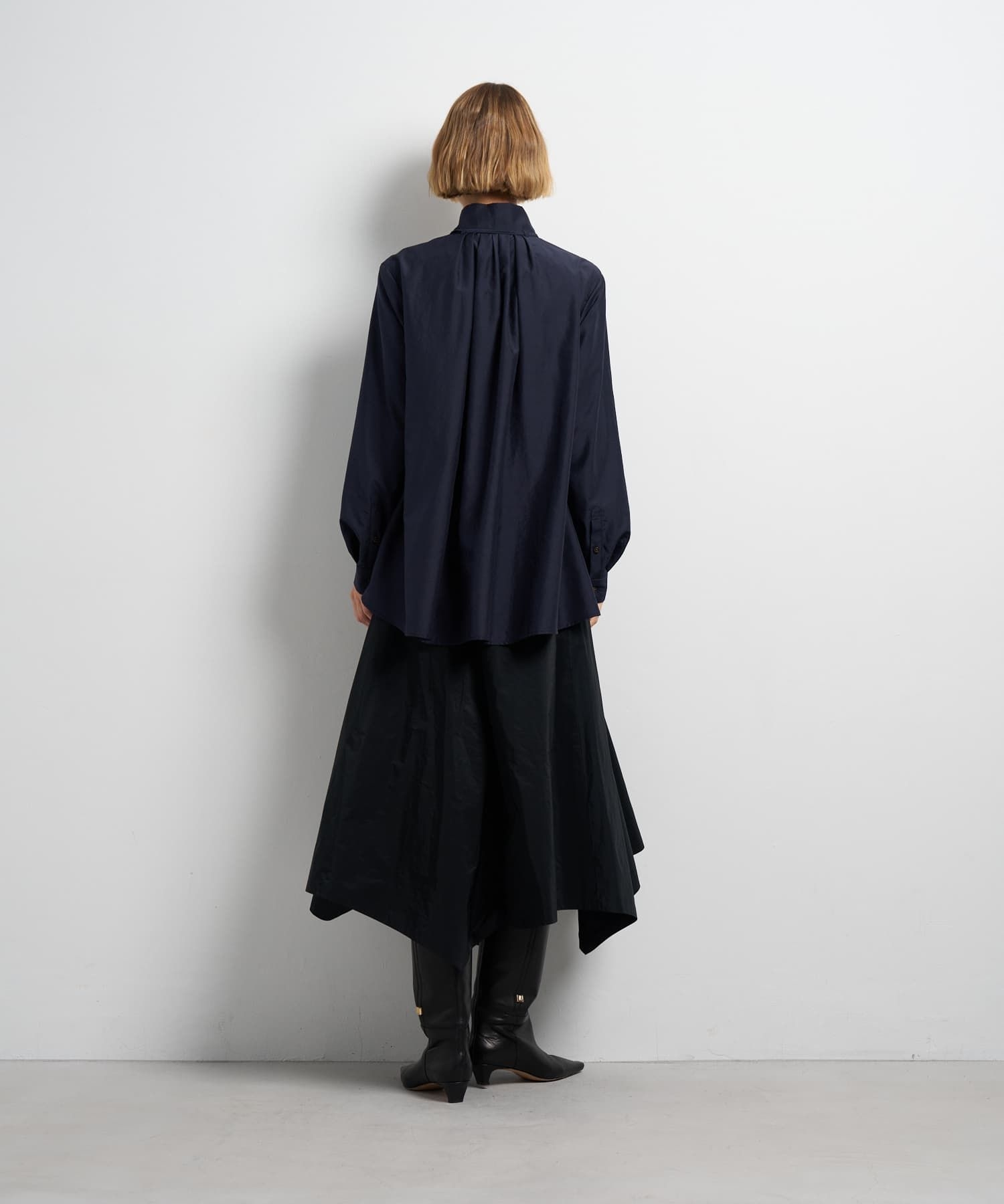 スタンドカラータックブラウス|LANVIN en Bleu | LANVIN en Bleu