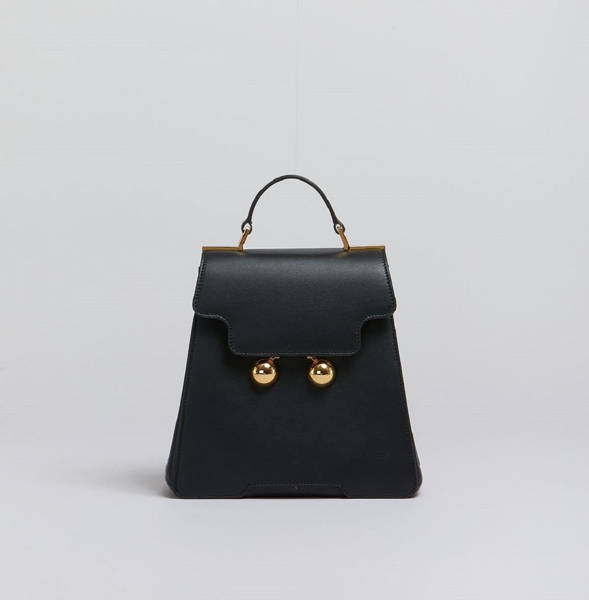 個性的なのに合わせやすい。心躍る『マルニ』の新作＆名品バッグ | MORE