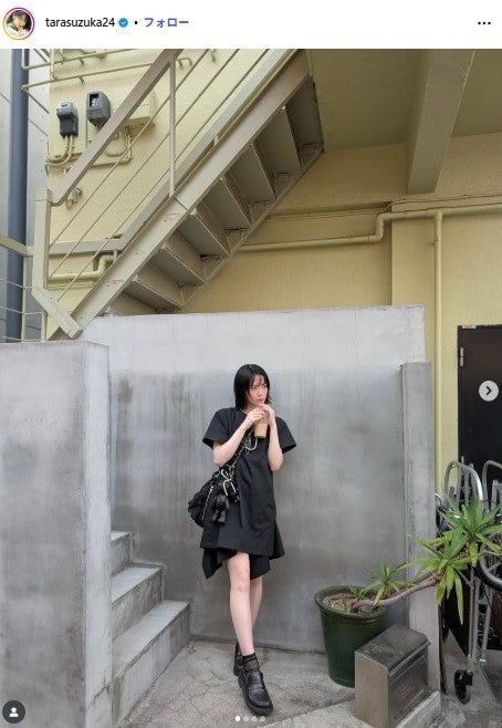 FRUITS ZIPPER鎮西寿々歌、オールブラックコーデで雰囲気ガラリ