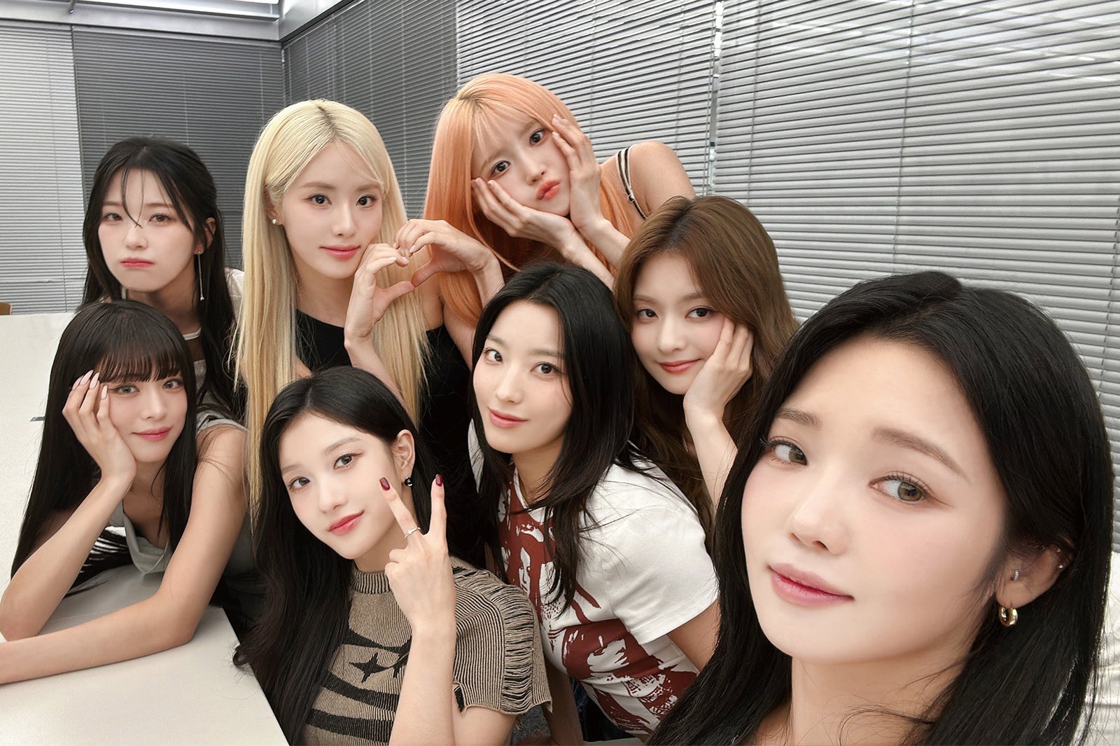 fromis_9インタビュー】“夏の女王”がカムバック 新曲に込めた情熱