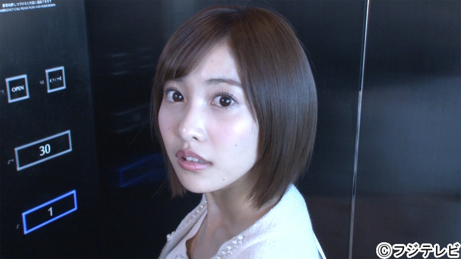 飯豊まりえ＆佐野ひなこ“キス寸前”ショットに反響「どっちも羨ましい