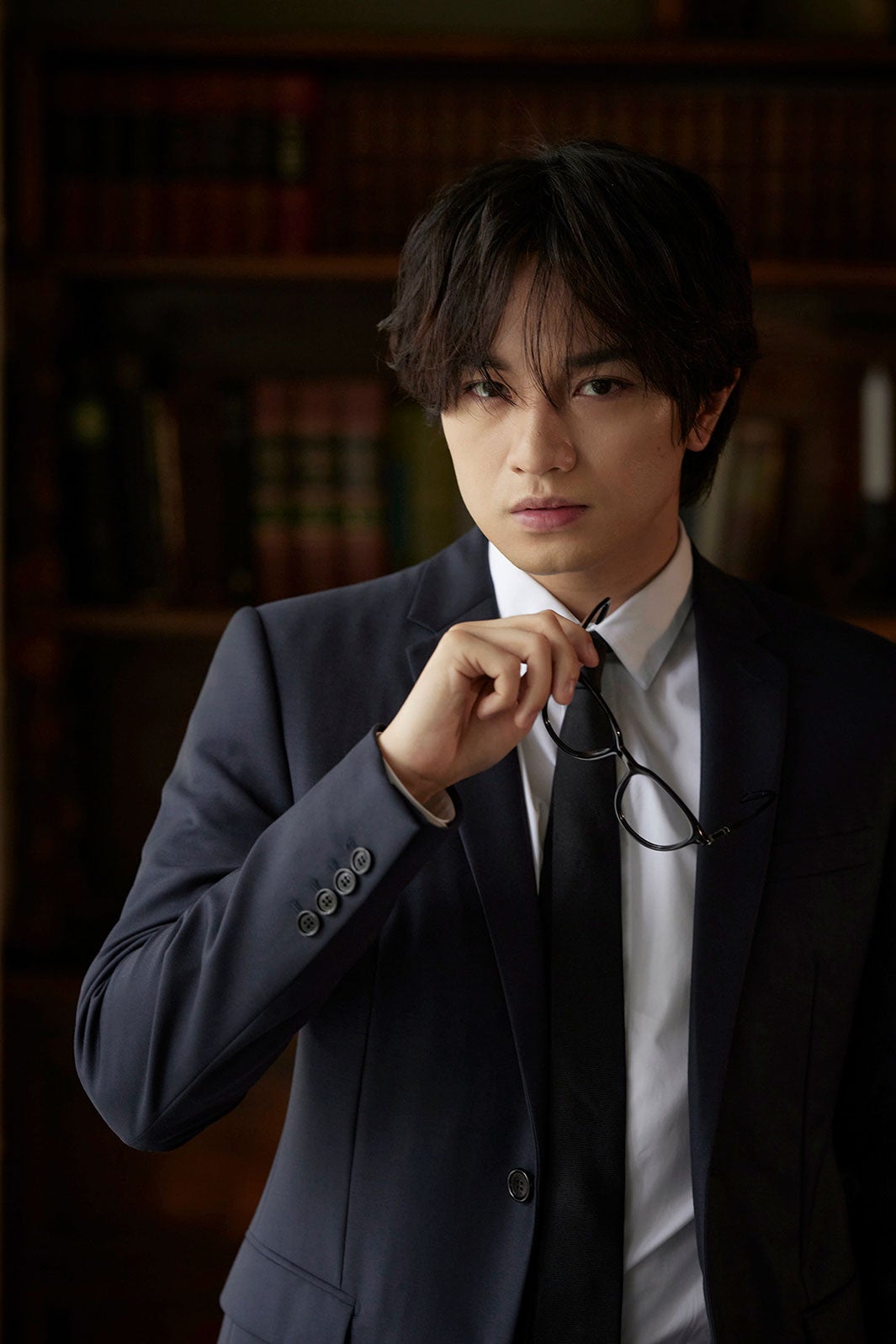 Sexy Zone中島健人、ひと味違うセクシーな“冷徹上司”に 憧れのオフィス