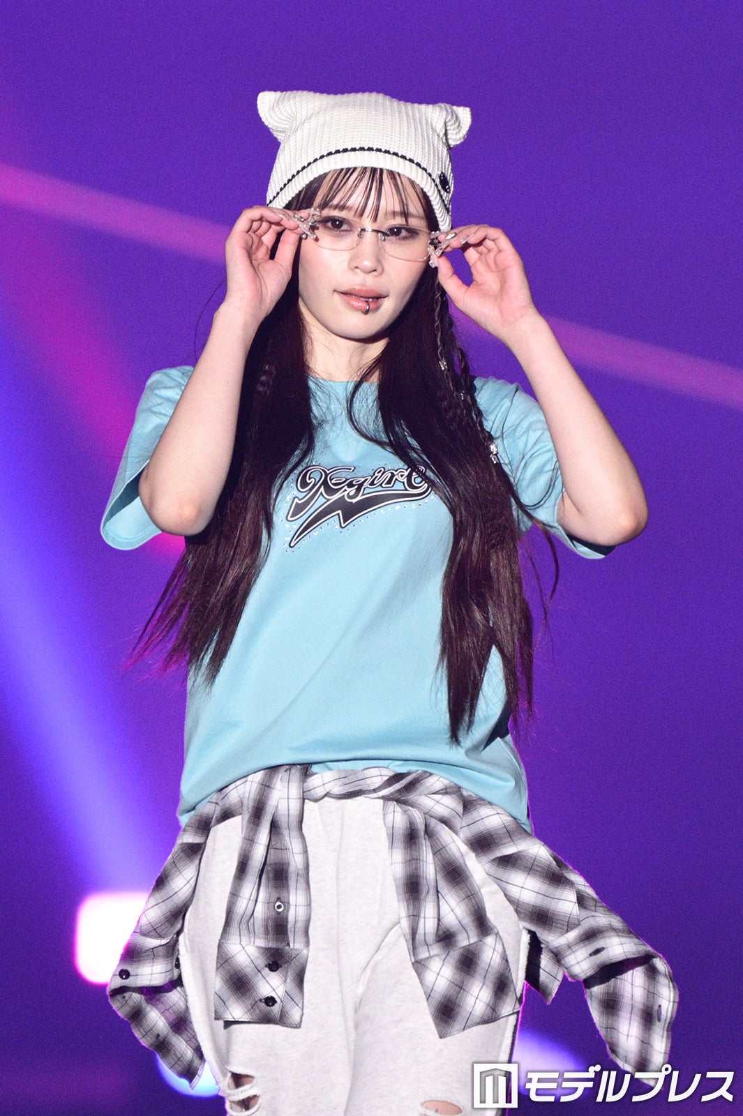 CANDY TUNE村川緋杏、猫耳キャップ姿でキュートに“にゃん”ポーズ【TGC