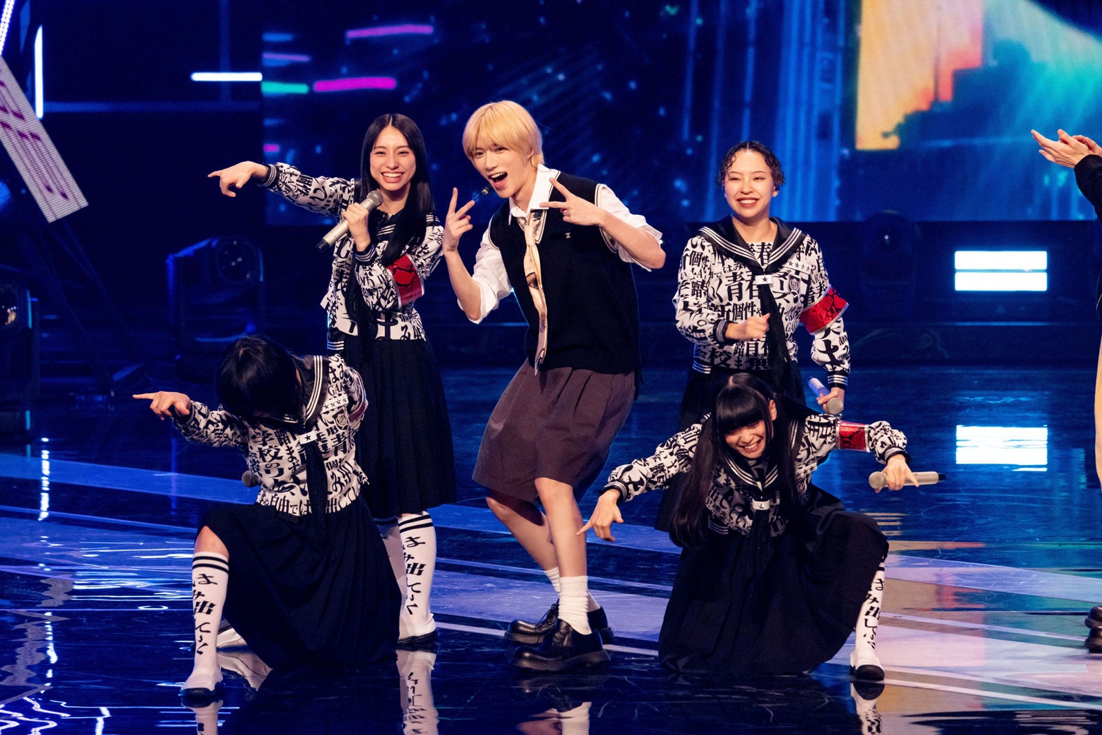 TXTボムギュ、新しい学校のリーダーズと日本のダジャレ全力披露