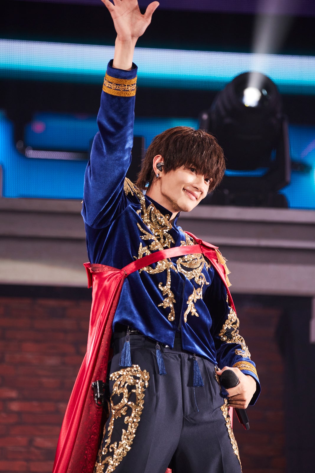 M!LK、ヒーロー姿で宙を舞う ラストでタイトル回収＆ボスの正体明らか