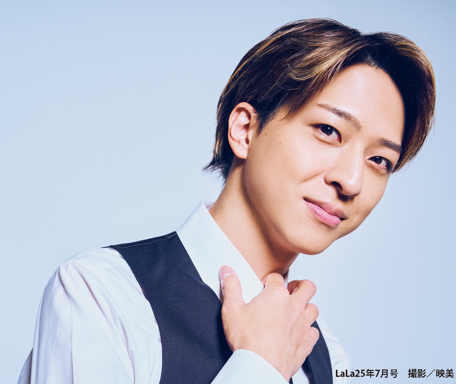 timelesz寺西拓人、執事風グラビア披露 “尽くし方”について語る