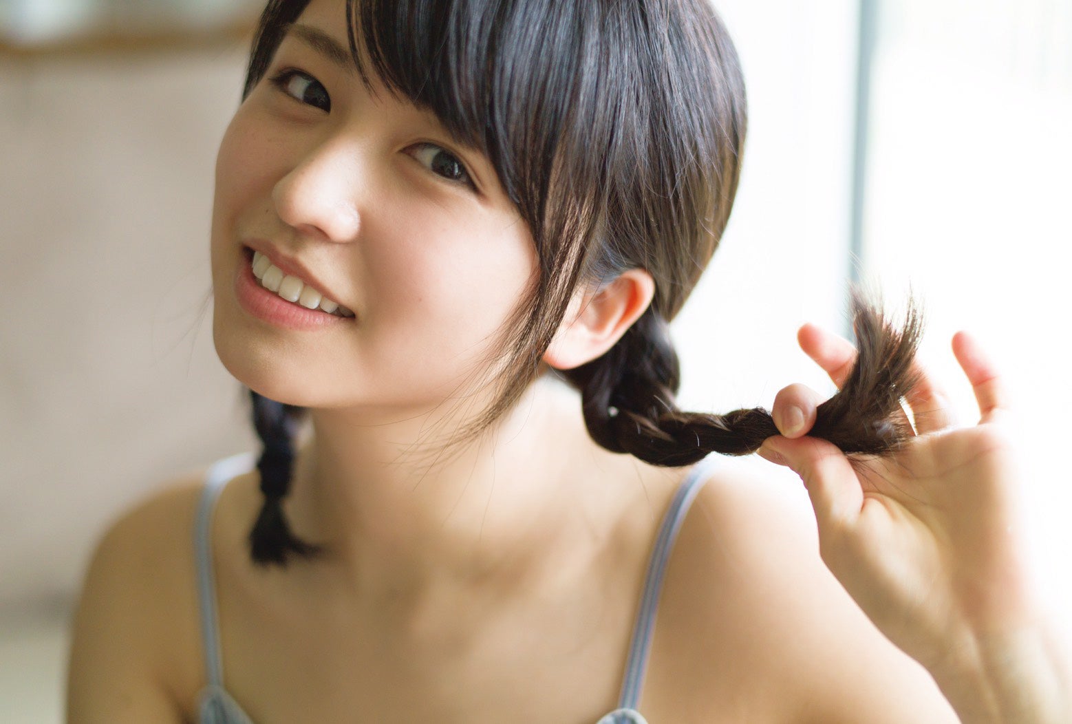 欅坂46長濱ねる写真集、早くも2度目の重版 14万部突破＜「ここから」未