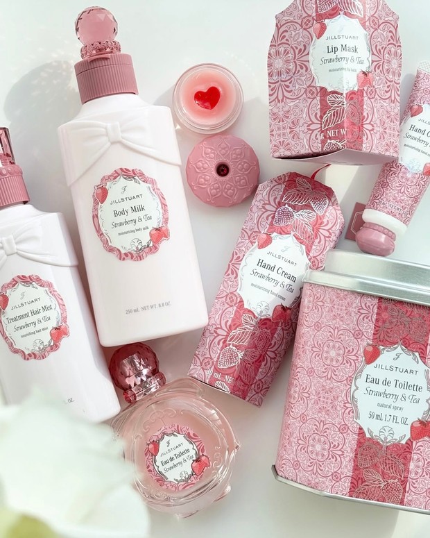 ジルスチュアートからプレゼントにもぴったりなストロベリー＆ティーの