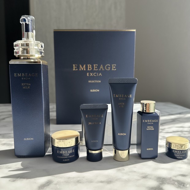 先行乳液の最高峰／【アルビオン エクシア アンベアージュ】から