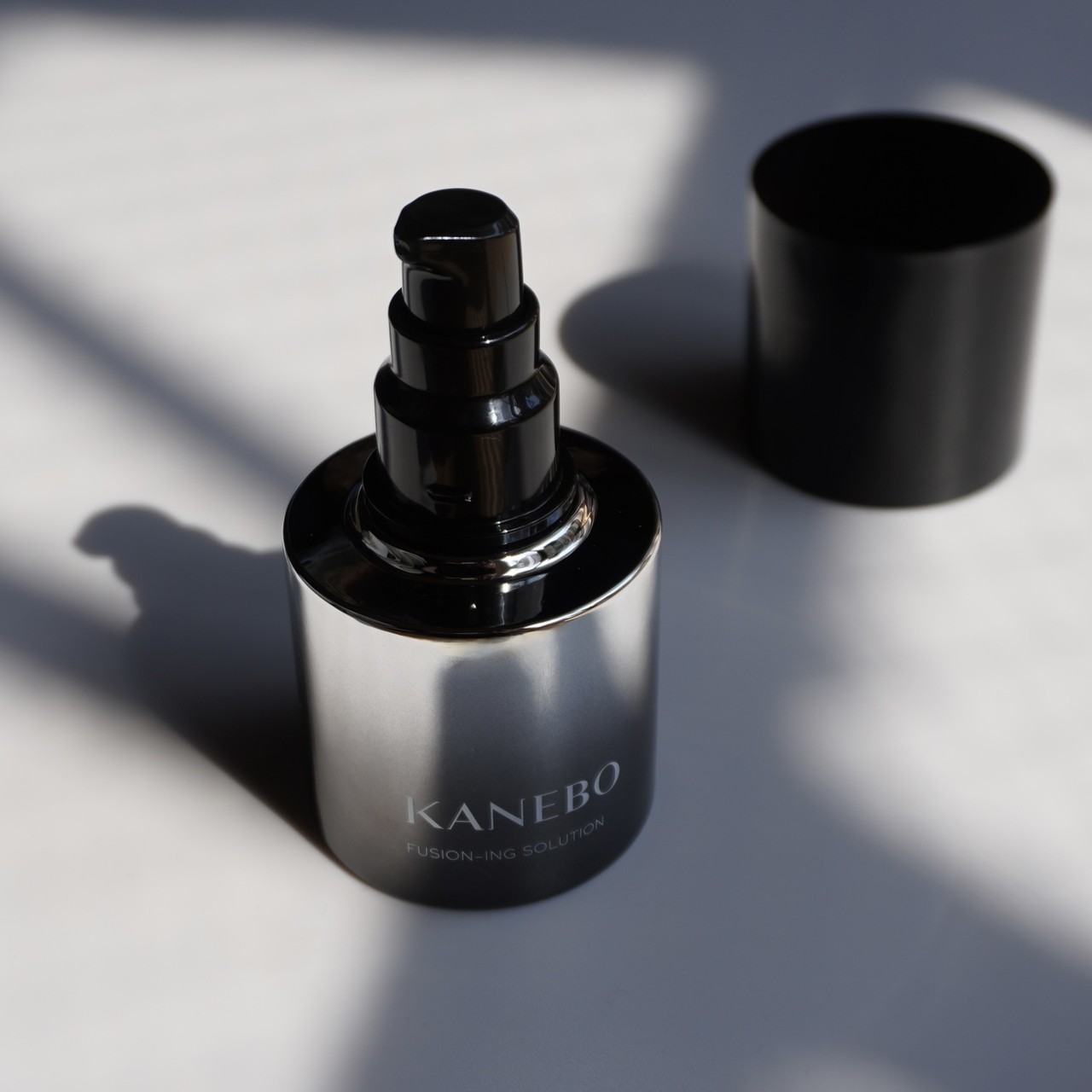 幸せ肌印象へ導く美容液「カネボウ フュージョニング ソリューション