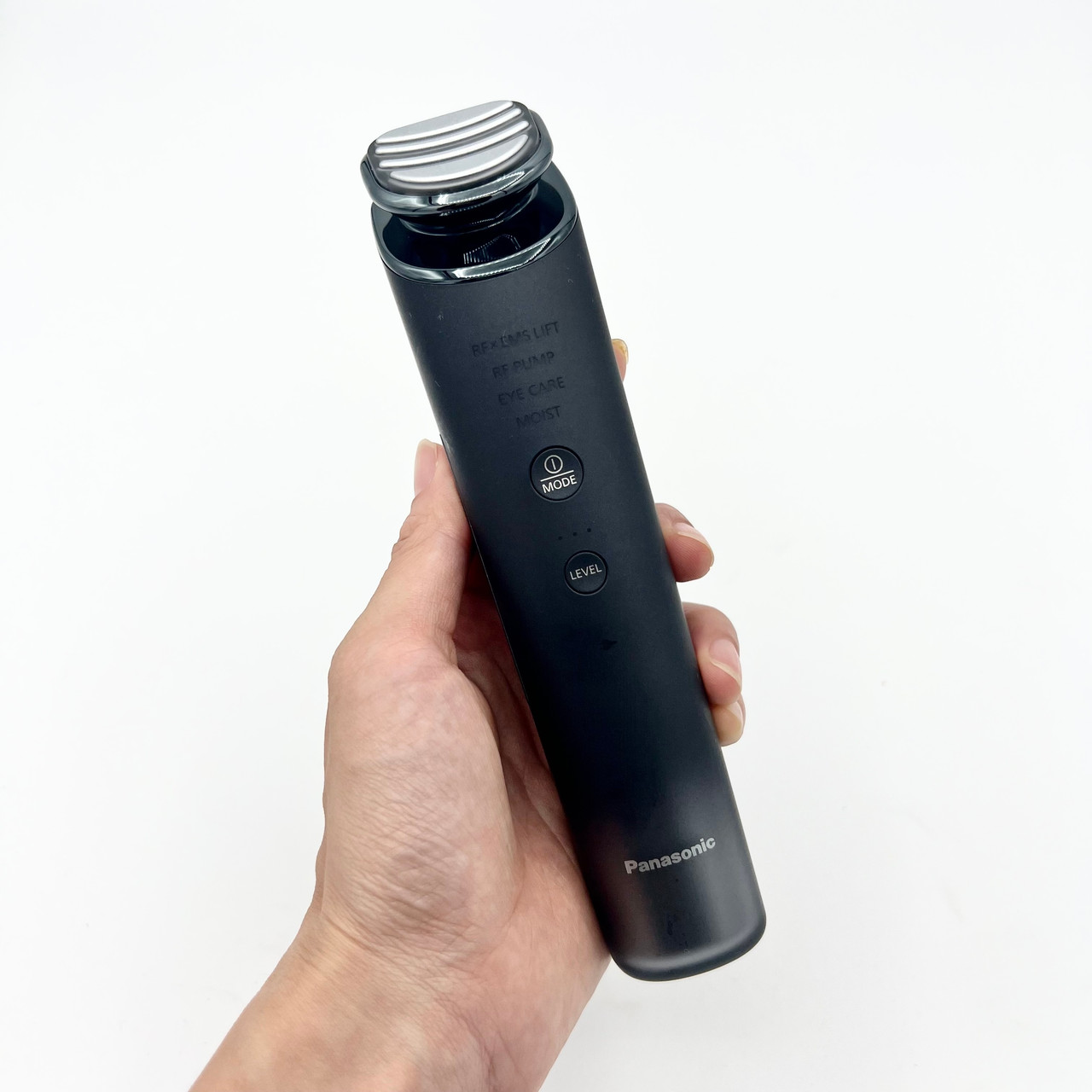 ホームケアがついにここまで。Panasonicの1台9役の美顔器がすご