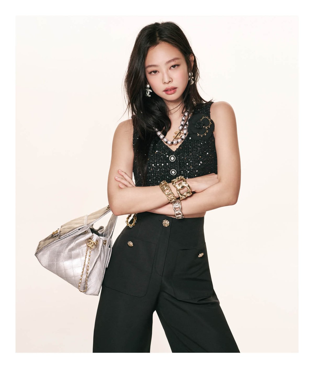 BLACKPINKジェニーが【シャネル】のバッグ「CHANEL 25」キャンペーンに