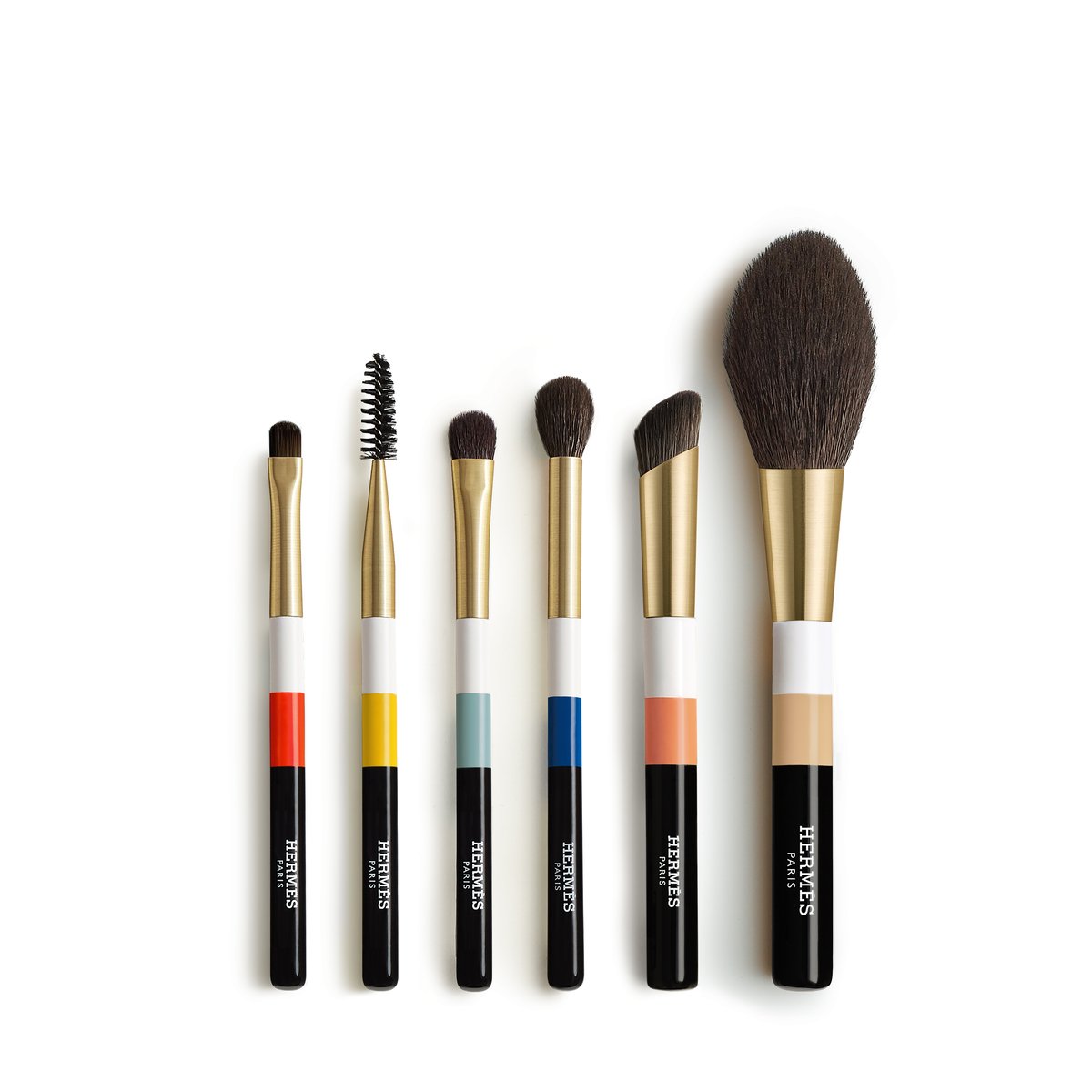 エルメス】限定トラベルブラシセットで、どこにいても変わらぬ美しさを