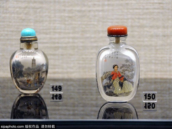 北京のこじんまりとした工芸品・嗅ぎタバコ入れ