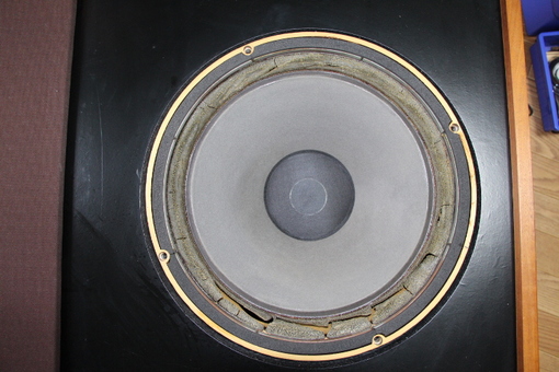 タンノイのエッジを交換しました