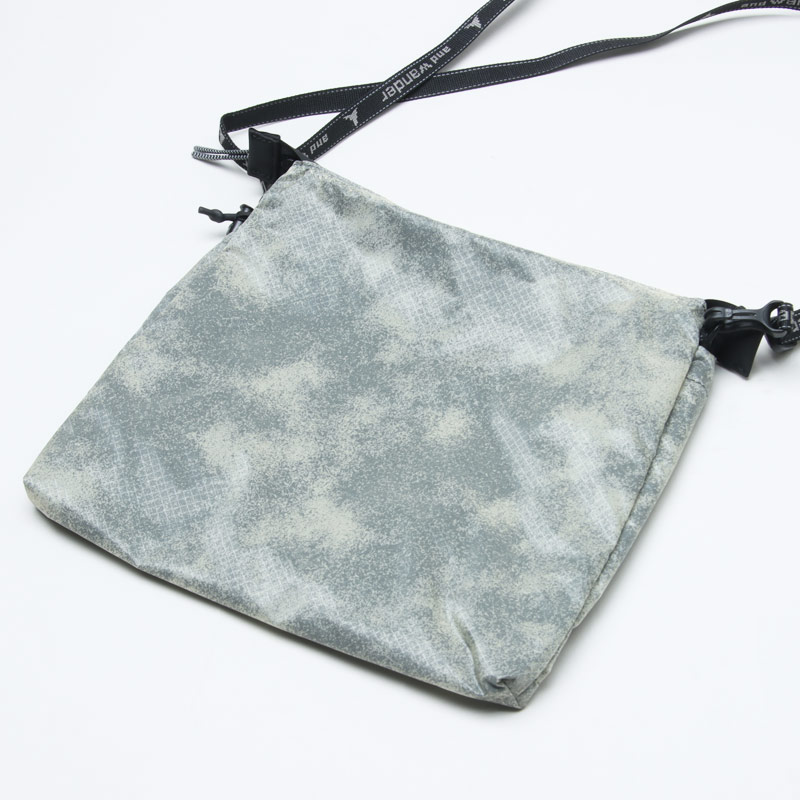 and wander (アンドワンダー) ROA sil printed sacoche / ロアシル