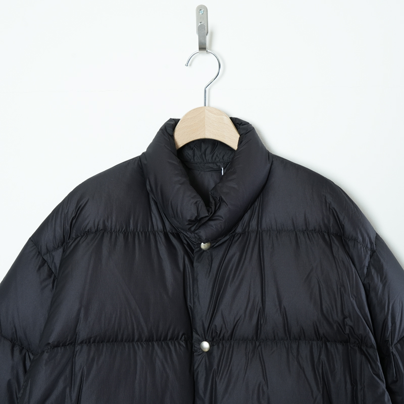 COMOLI (コモリ) ダウン ジャケット