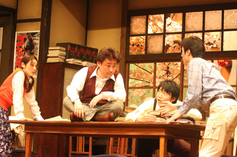 劇団ヘロヘロQカムパニー第23回公演『電波ヒーロー』レポート