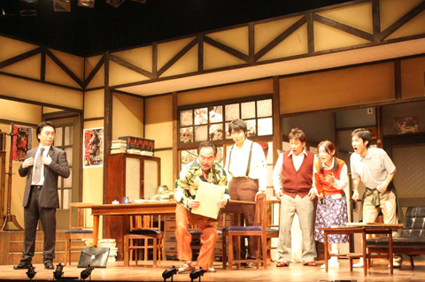 劇団ヘロヘロQカムパニー第23回公演『電波ヒーロー』レポート