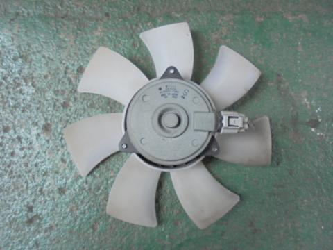 PKG-NPR75N/いすゞ エルフ コンデンサーファンモーター 中古パーツ