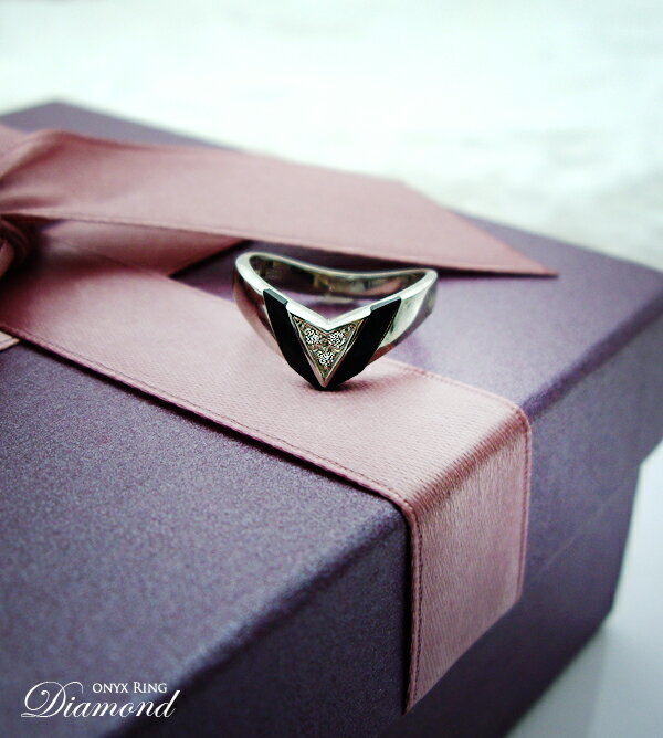 pt900【0.03ct】オニキス ダイヤモンド リング Vライン V字 [SIクラス