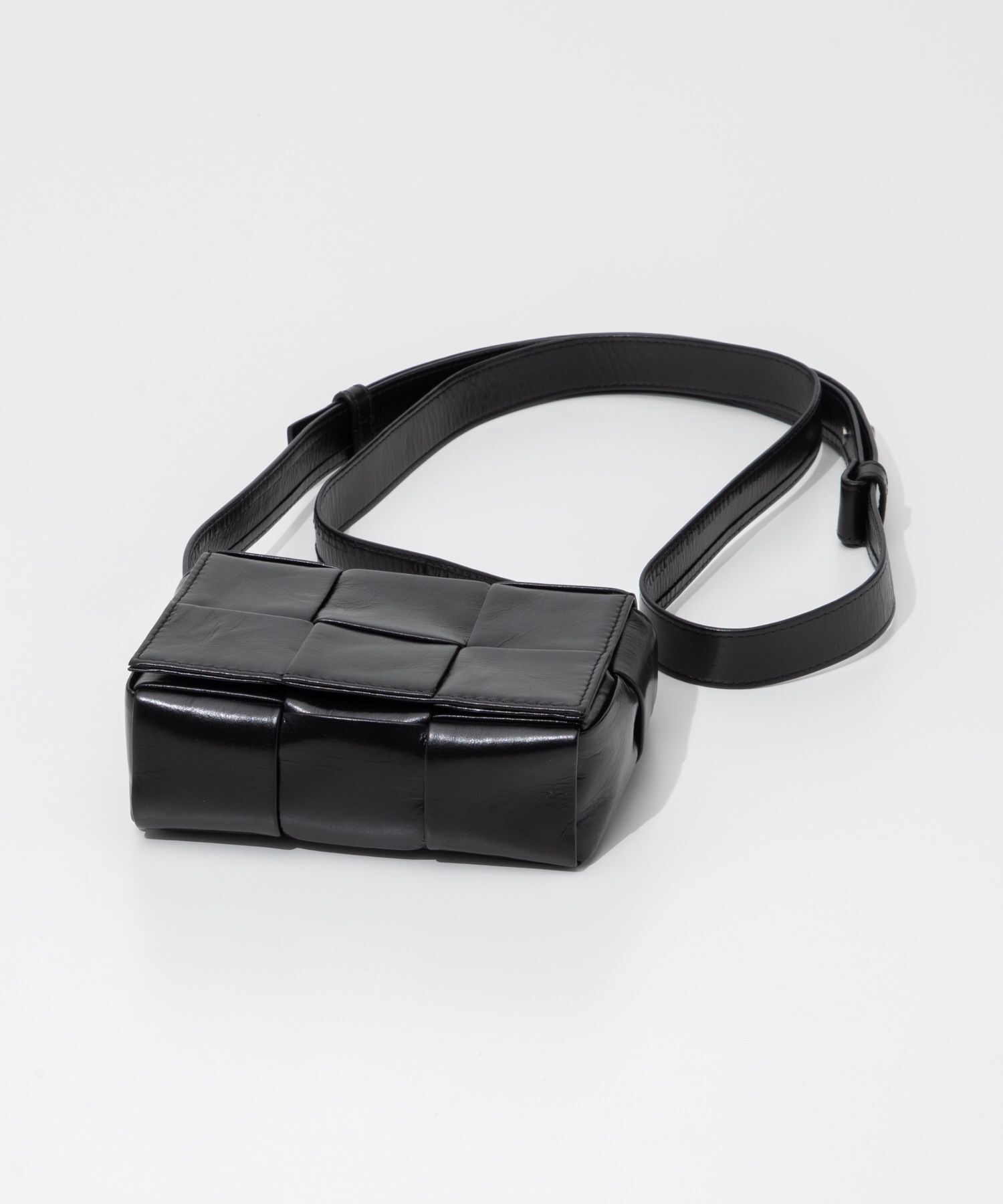 ボッテガヴェネタ BOTTEGA VENETA 667048 VCQ72 ショルダーバッグ