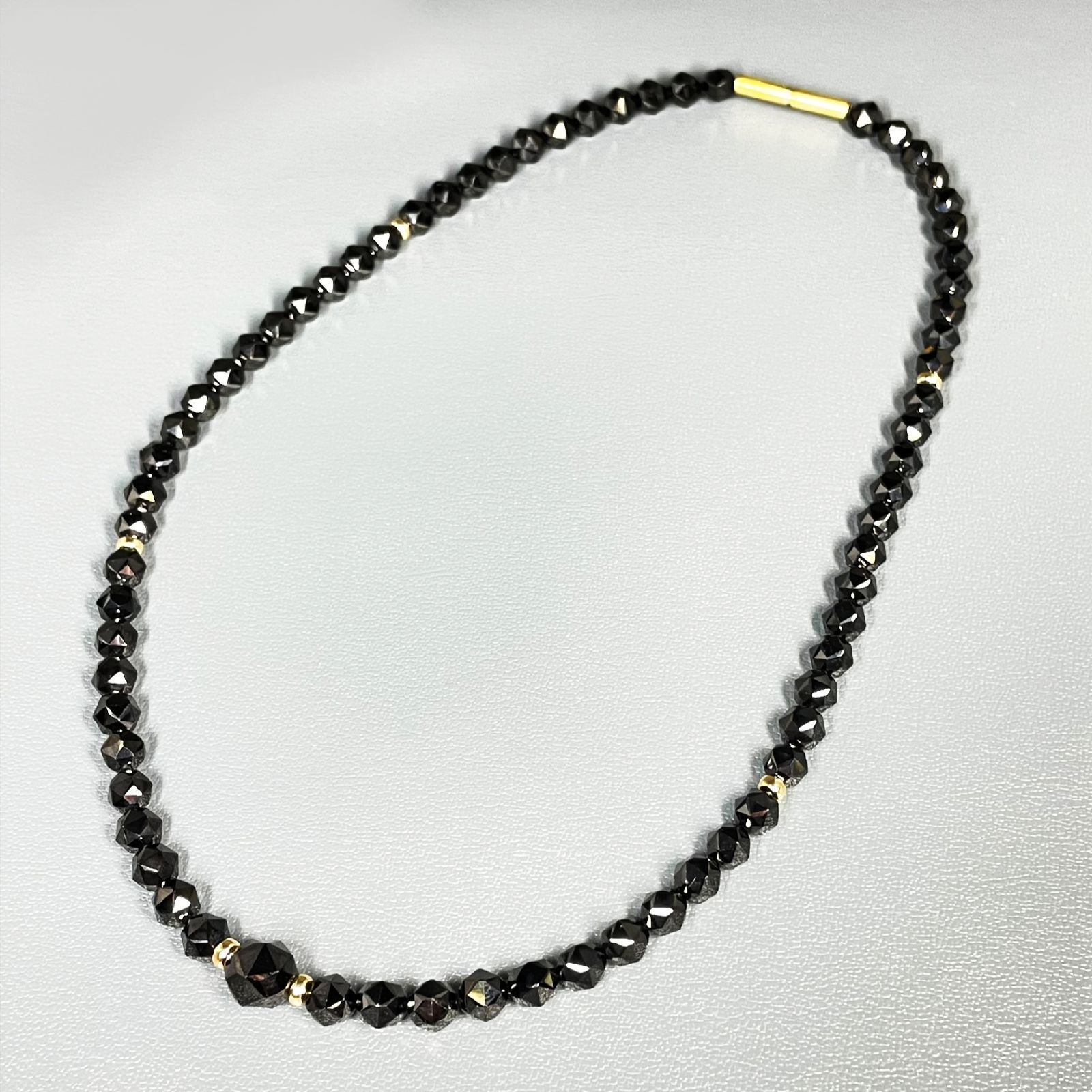 ハイクラスを求めるあなたへ］ K18ビーズ スターカットスピネル