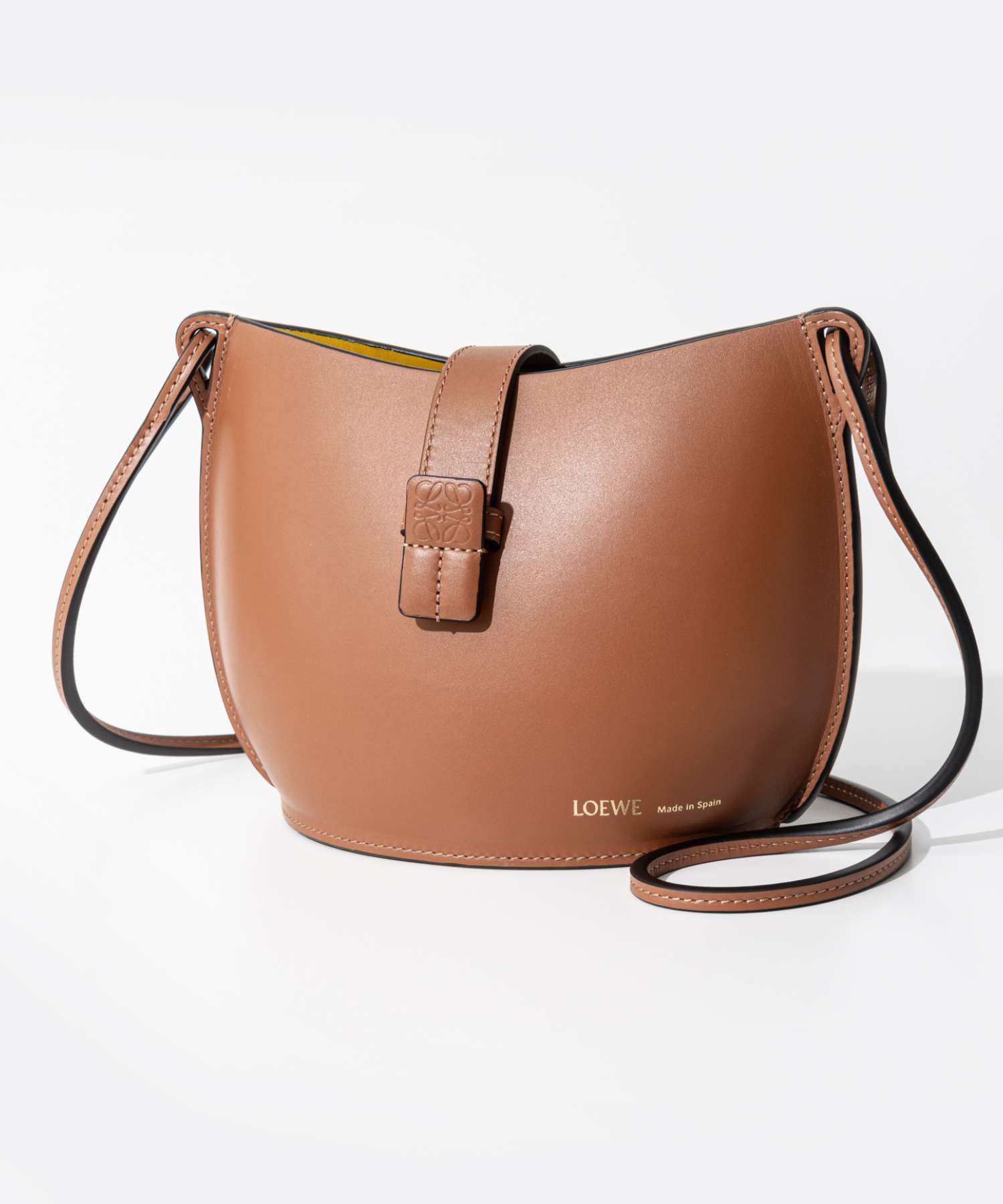 ロエベ LOEWE A546Z49X01 ショルダーバッグ MOLDED BUCKET BAG