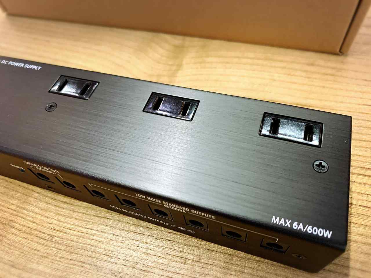 Free The Tone AC POWER DISTRIBUTOR with DC POWER SUPPLY PT-5D