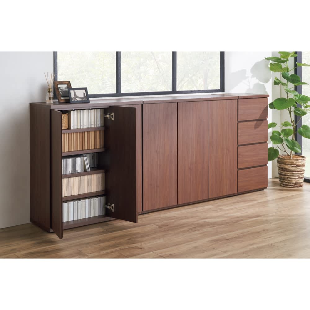 ダークブラウン 扉付き本棚 8棚 キャスター付き ダークブラウン 扉付き