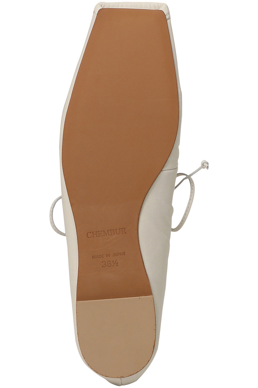 CHEMBUR(チェンバー)｜スクエアトゥスタッズリボンフラットシューズ