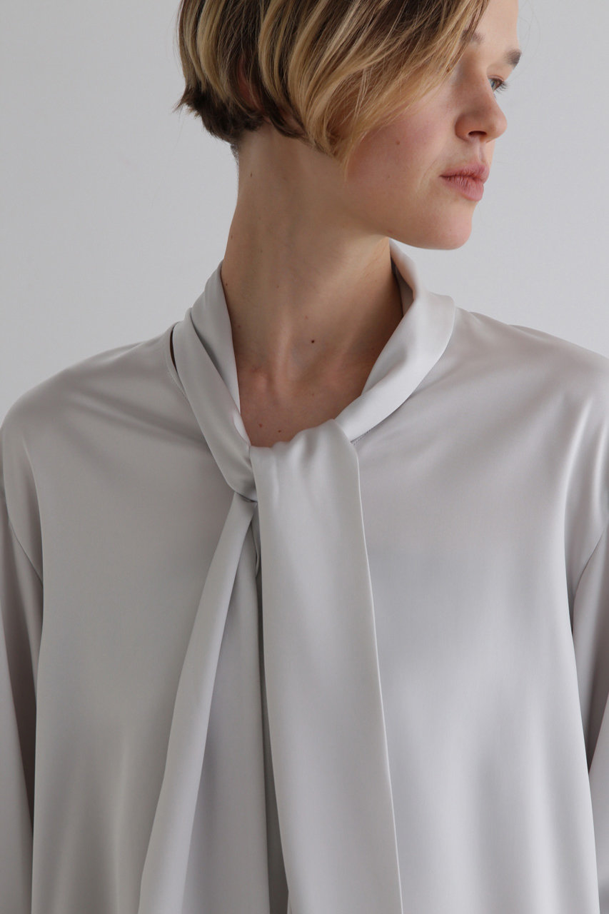 LE PHIL(ル フィル)｜クラシックサテンブラウス/グレー の通販
