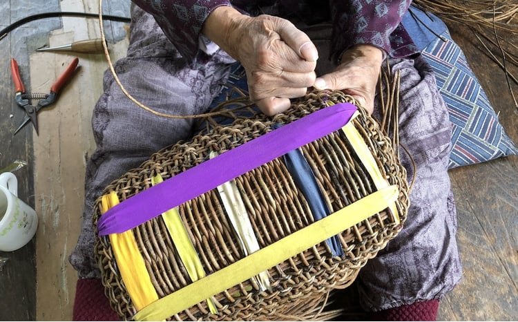 若畑創作館「あけび蔓 透かし編み籠バッグ」（小） - 岩手県西和賀町