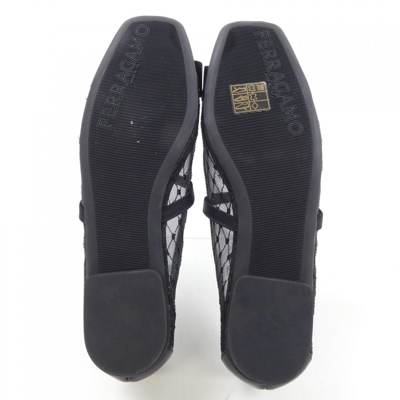 コメ兵｜フェラガモ FERRAGAMO フラットシューズ｜フェラガモ