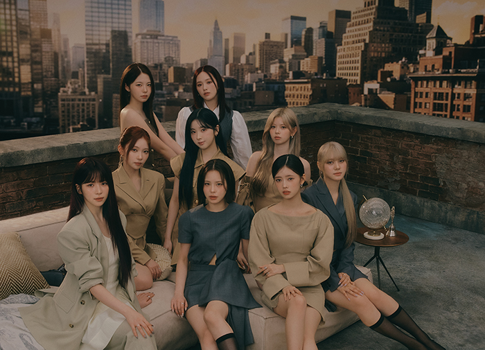 NiziU 1st Mini Album『AWAKE』2025年2月5日発売《@Loppi・HMV限定特典