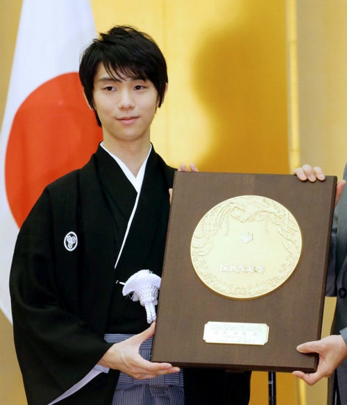 羽生結弦さんが着た「仙台平」の袴とは？ 国民栄誉賞の授与式で披露