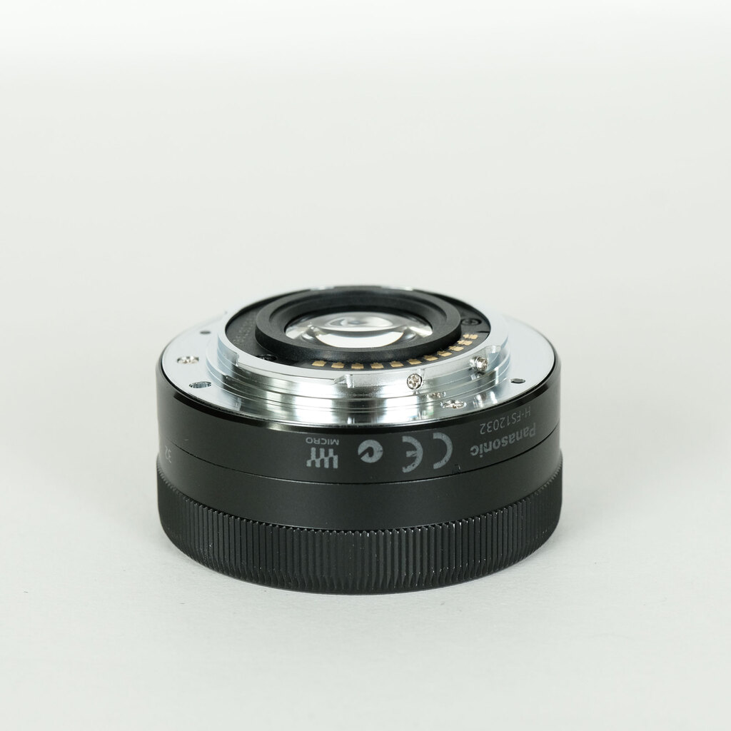 Panasonic LUMIX G VARIO 12-32mm / F3.5-5.6 ASPH. / MEGA O.I.S.の
