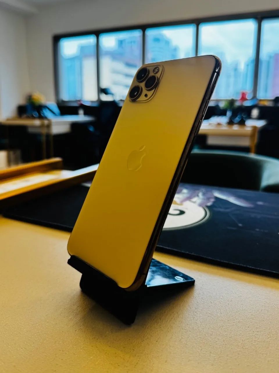 iPhone 11 Pro Max 64GB Gold - SEMINOVO- LOJA FÍSICA - Celulares e