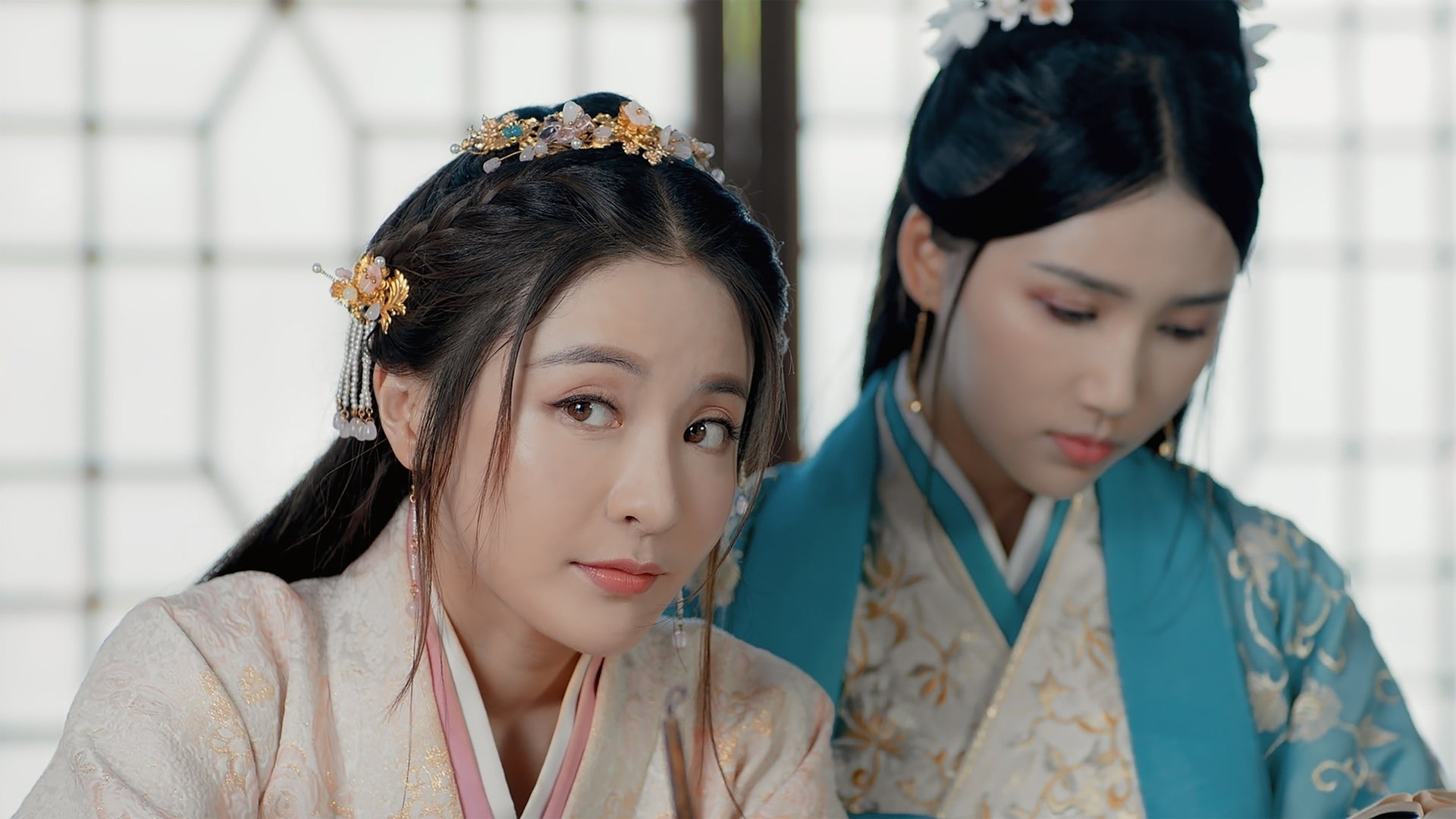 偽りのプリンセスは救世主～傀儡皇帝を守る運命の王妃～ | Lemino