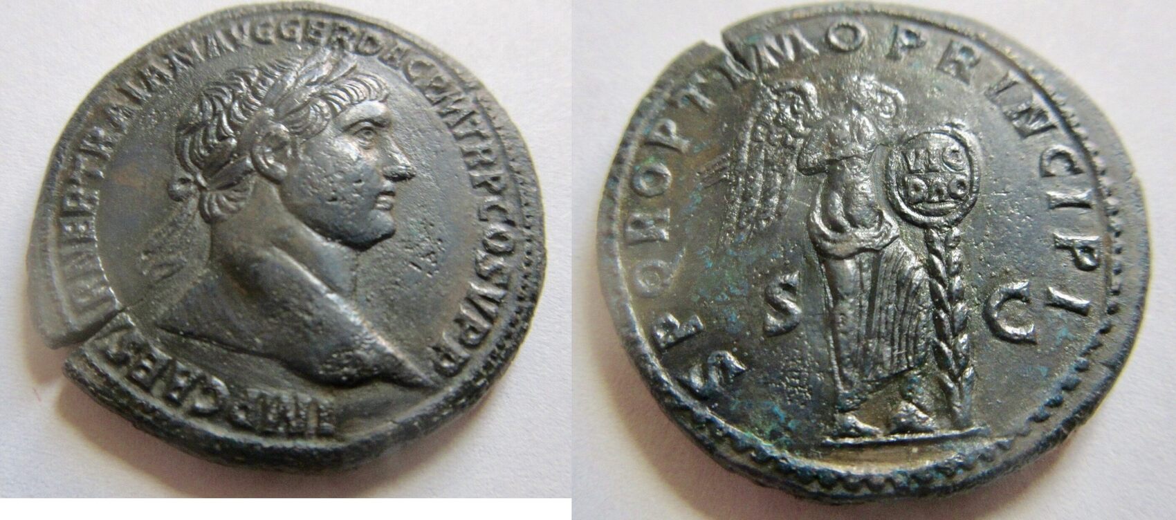 Rom 103-111 n. Chr. Sesterz von Trajanus. Rs. Viktoria n. rechts