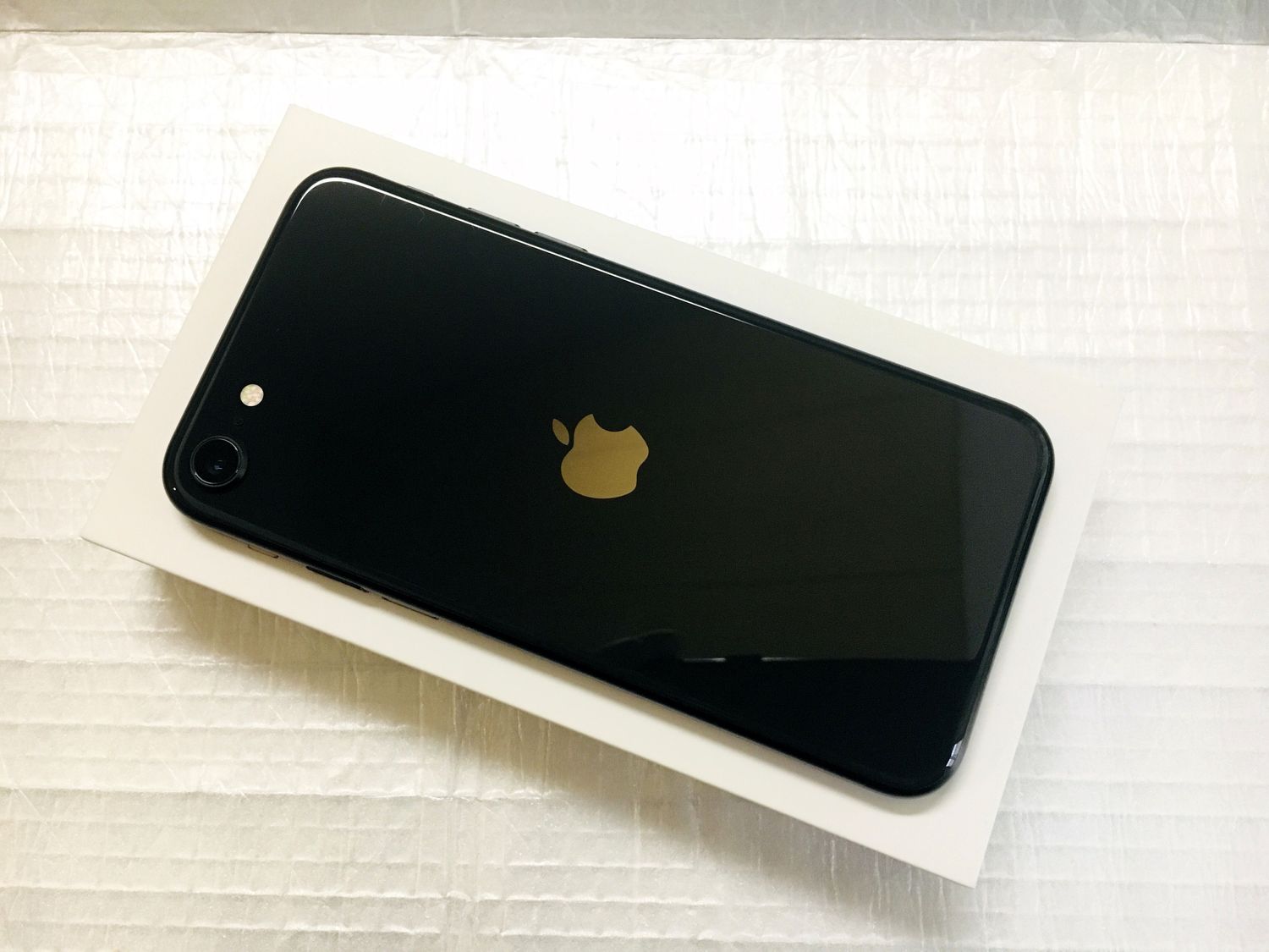 ムスビー｜電池100％ Apple保証付 iPhoneSE2 64GB Black SIMフリー