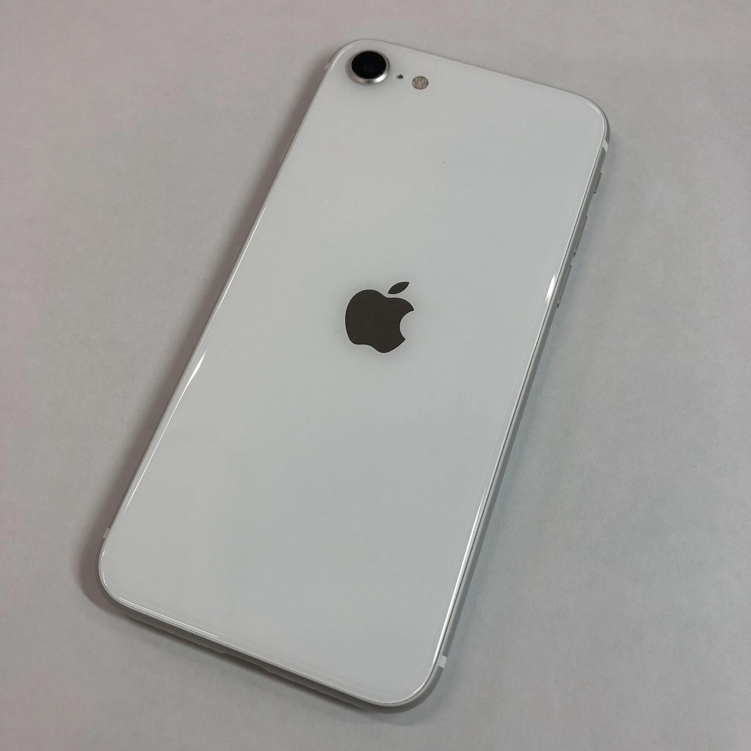 ムスビー｜Apple iPhone SE（第2世代） 128GB ホワイト【iPhone SE(第2