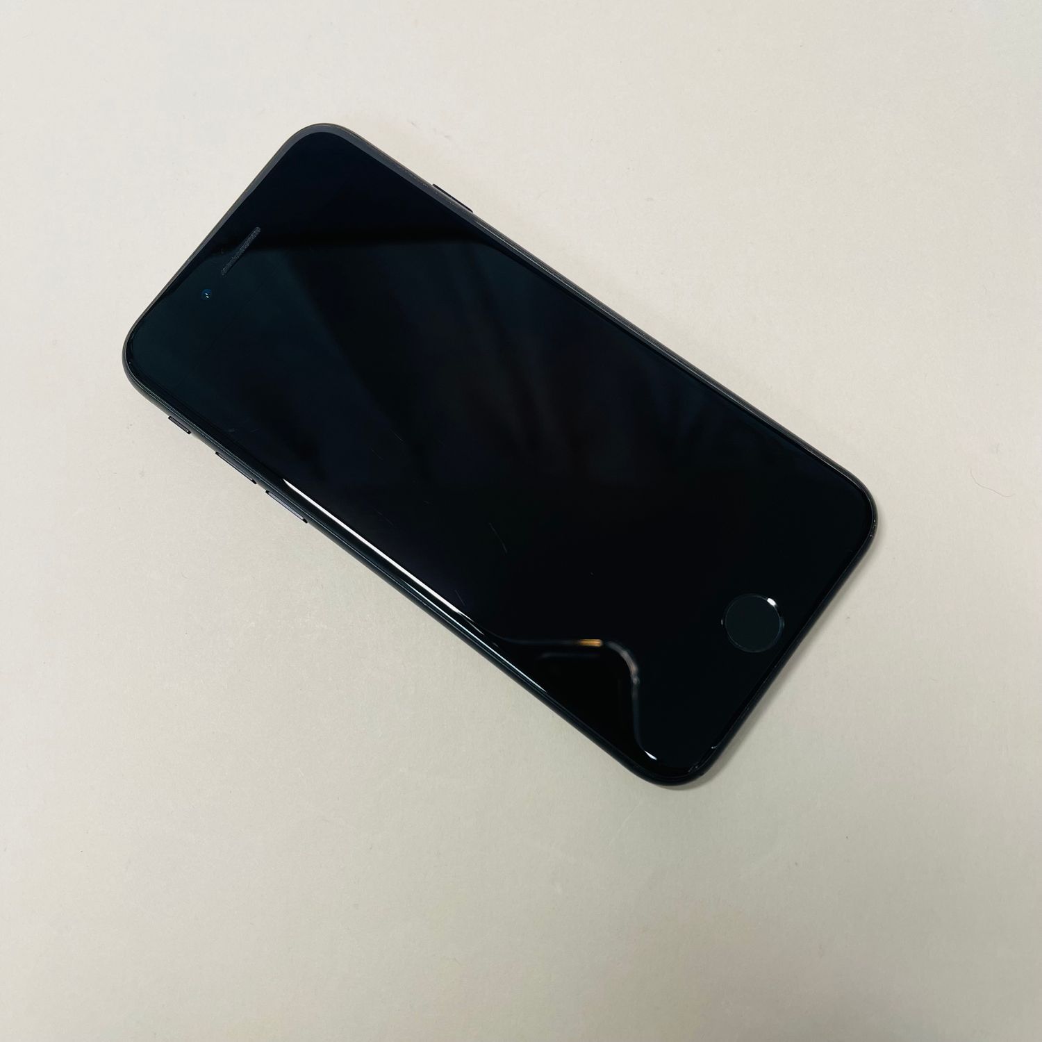 ムスビー｜iphone SE 第2世代 128GB SIMフリ－バッテリー100% 0255