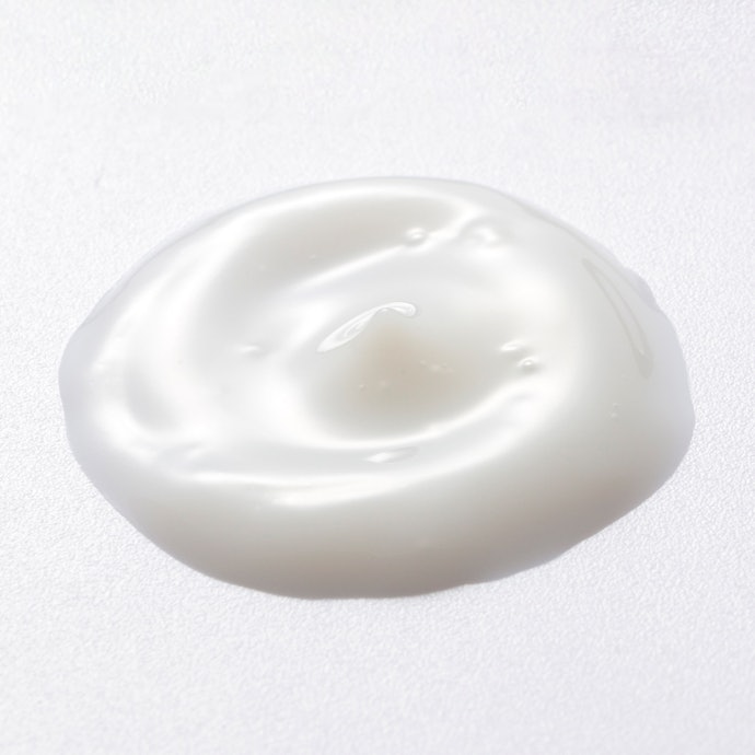 SHISEIDO ホワイトルーセント イルミネーティング マイクロS セラムを