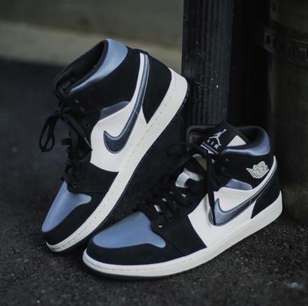 国内1月1日発売予定】ナイキエアジョーダン1 ミッド SE 