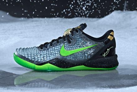 国内12月26日発売予定】 ナイキ コービー 8 システム SS ブラック