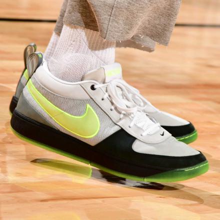 海外9月5日発売予定】ナイキ ブック 1 