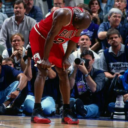 国内3月4日発売予定】 ナイキ エア ジョーダン 12 