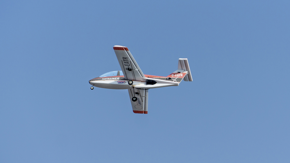 ダンシングウィングホビーE39ファントレーナー800mmスパン64mm