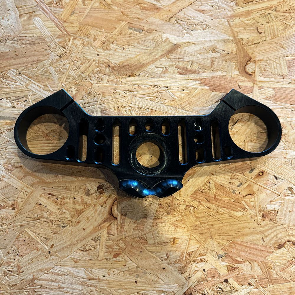 Webike | YMCK ヤマック CNCトップブリッジ XSR900(UX922) | トップ